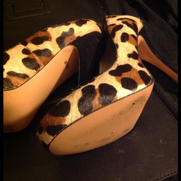 leopard shoes PRICE DROP Now 35 - Picture 3 of 3