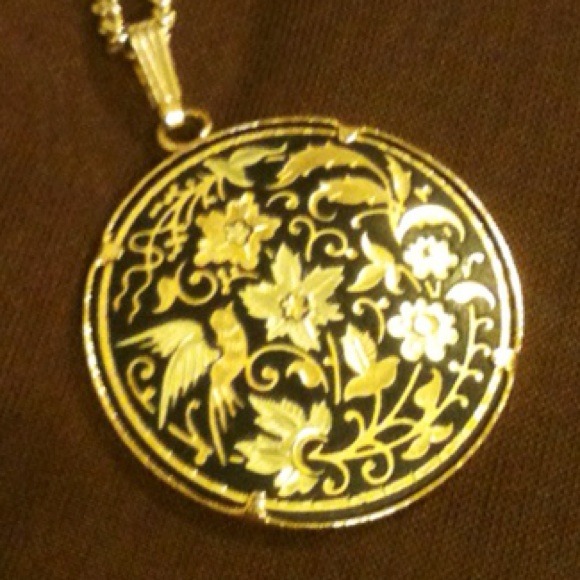 💥TRADED!!💥Hand Carved Golden Spanish Necklace