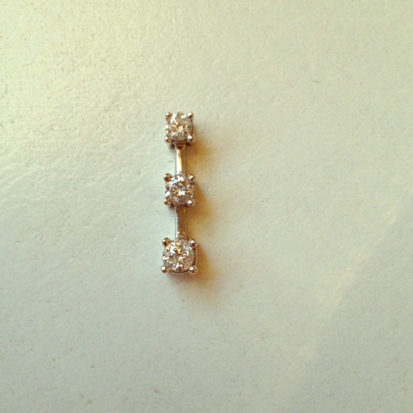 14k diamond three stone pendant. 1/2 cttw. - Picture 1 of 2