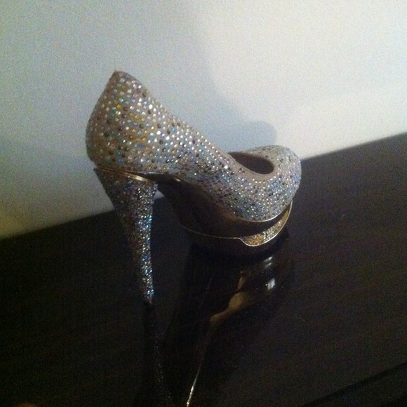 Studded heels - Picture 3 of 3