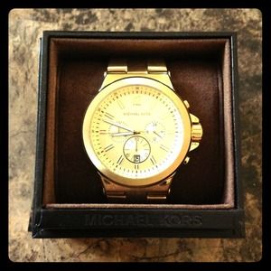 MICHAEL KORS Oversized "Dylan" Gold Watch