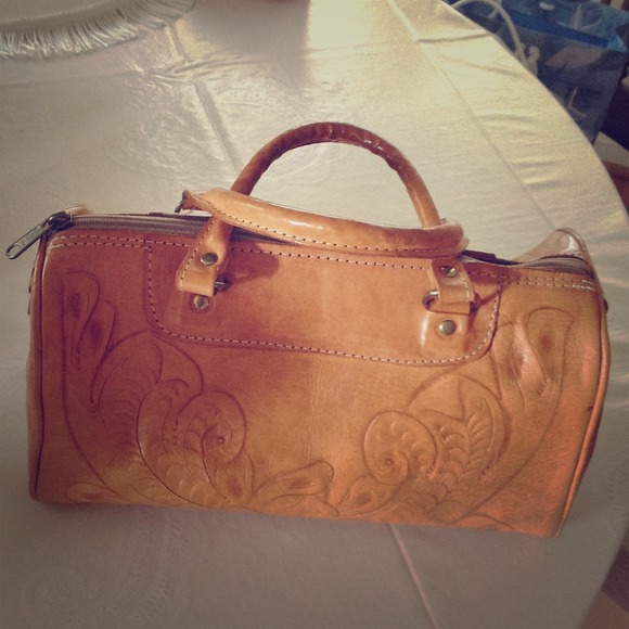 Vintage Cute tan leather handbag custom made