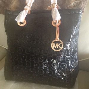 💢TRADED💢Black MK Large Tote.(Inspired)