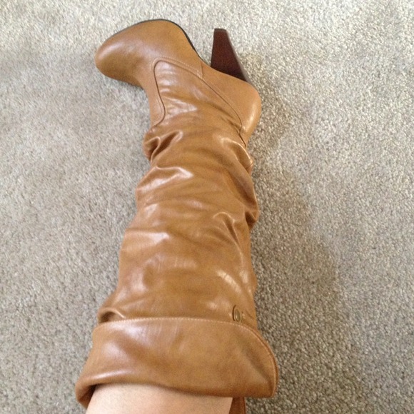 Boots!!! Brand new pair of knee high beige boots - Picture 3 of 4
