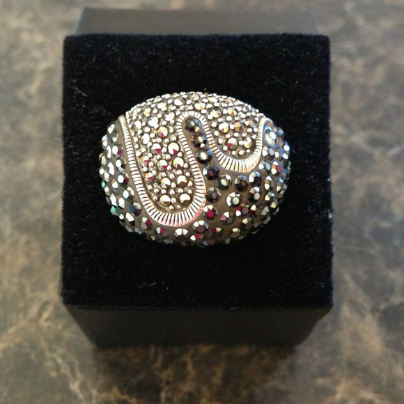 ⬇Reduced⬇Fashion ring