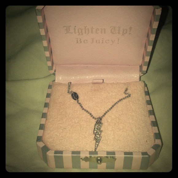 Juicy Couture Jewelry - Juicy couture necklace (reduced)