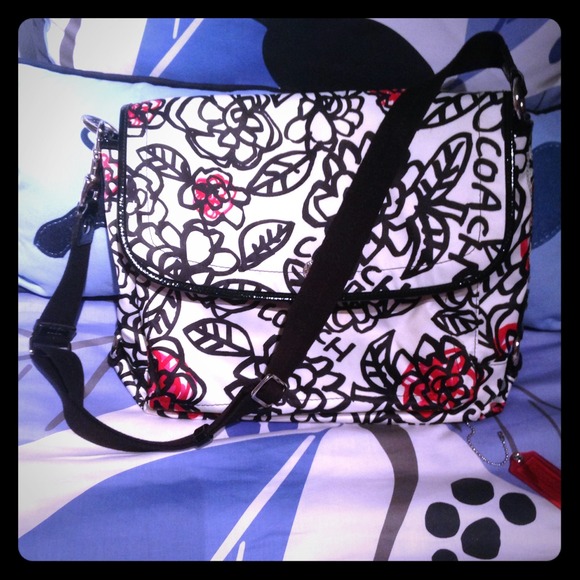 Authentic Coach Messenger bag, Poppy collection