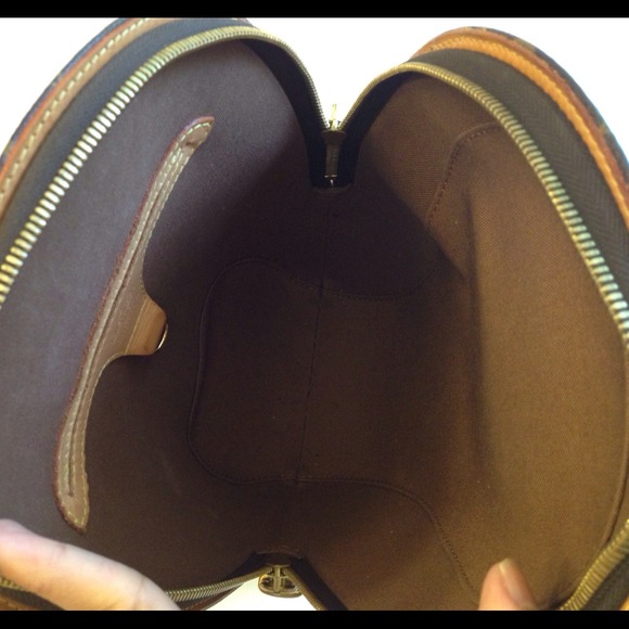 📛HOLD📛 💯 Authentic LV Ellipse backpack - Picture 2 of 4