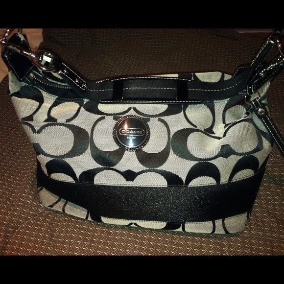 Coach Signature Hobo - NWT