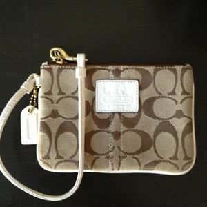 🎁RESERVED🎁Wristlet