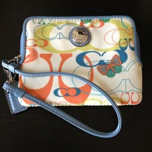 🌺SOLD TO @mzeli🌺AUTHENTIC Coach wristlet