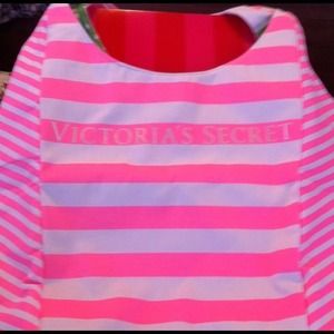 VS large bag. brand new, barely even touched.