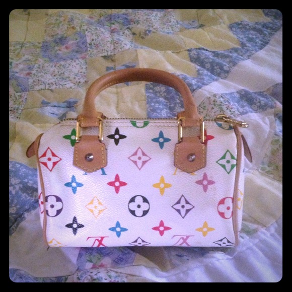 LV small bag(((reserved for @bekeybenz)$10
