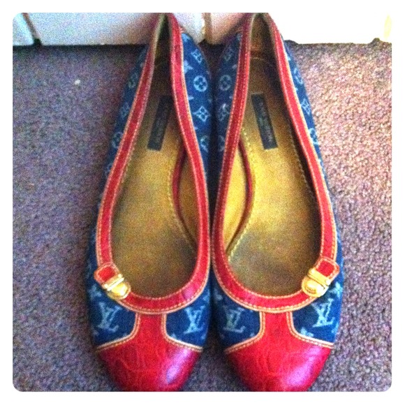 Louis Vuitton flats