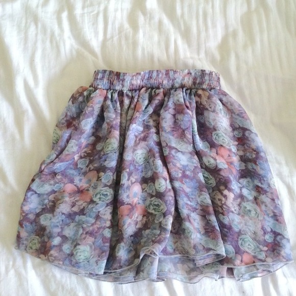 🚫Sold🚫American Apparel floral skirt