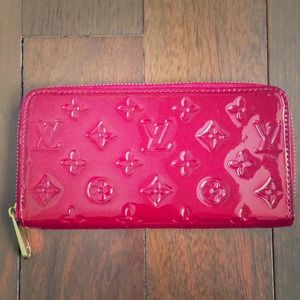Louis Vuitton Large Wallet (Not Authentic)