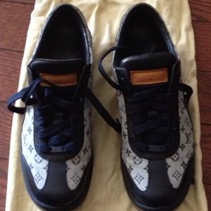💯% Authentic Louis Vuitton Sneaker