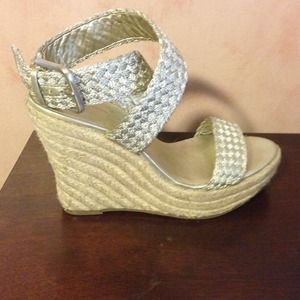 Jessica Simpson platforms!