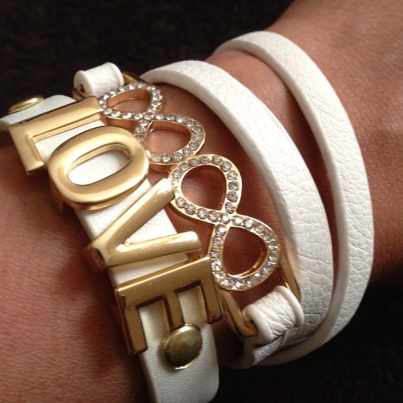 Jewelry - 💝On Sale🎉Bundled Set of 2 Bracelets
