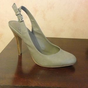 Jessica Simpson shoes! Sold