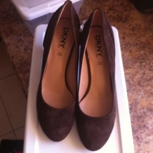 DKNY suede pumps-NWOT