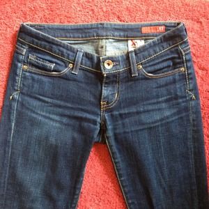 🚫SOLD🚫Dark Wash Denim Skinnies