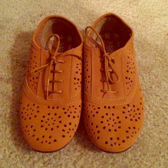 🚫Reserved!!! Tan Oxfords