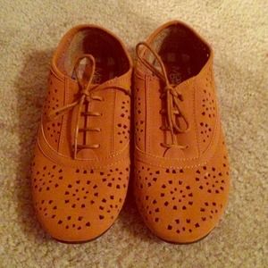 🚫Reserved!!! Tan Oxfords