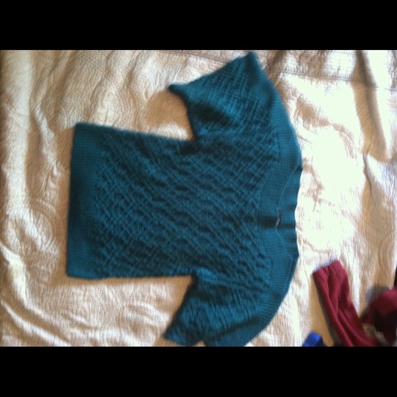 Ana 3/4 sleeve sweater. Dark green.