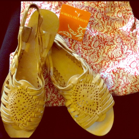 NWOT Roberta Freymann Sandals! - Picture 1 of 3