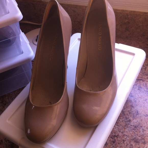 Franco Sarto nude patent leather heels