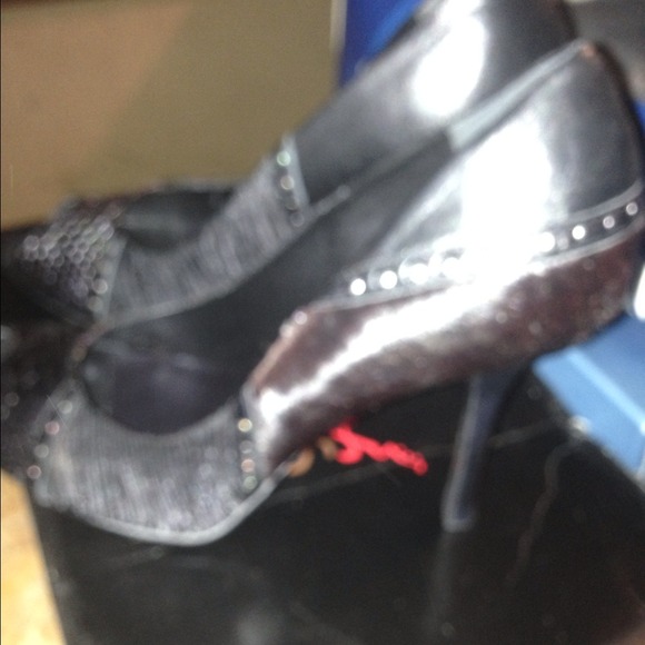 Carlos Santana shoes