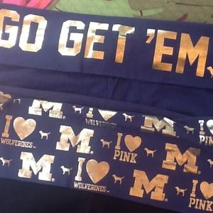 VS Pink University of Michigan wolverine yoga pant