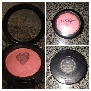 🔴SOLD🔴MAC Giggly blush Limited Ed💓
