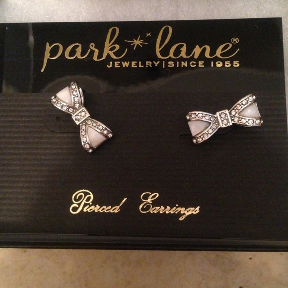 Park Lane bow earrings *REDUCED*