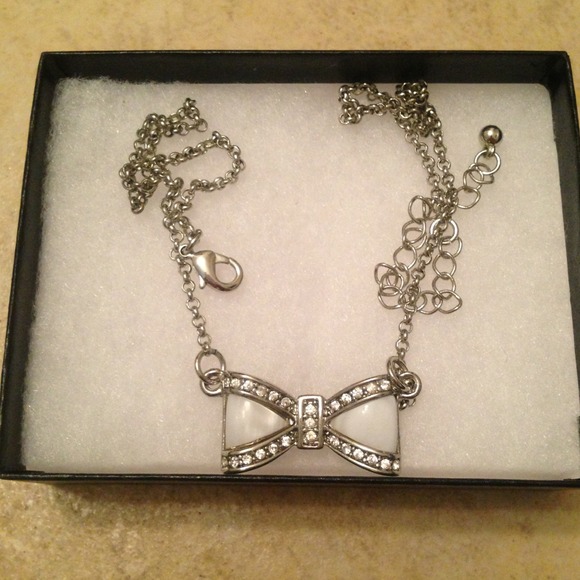 Park Lane bow necklace *REDUCED*