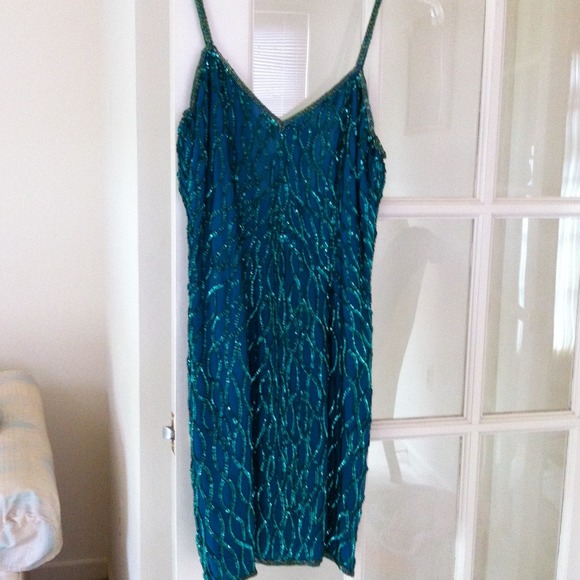 Dresses & Skirts - Green shimmery beaded dress