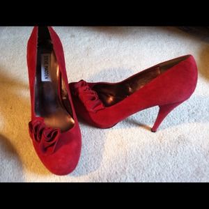 Steve Madden red suede 4.5 inch heels with flower