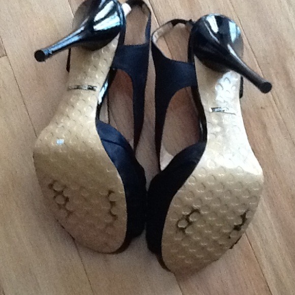 🚫$$BUNDLED$$🚫Betsey Johnson 5" Platform Sandals - Picture 2 of 4