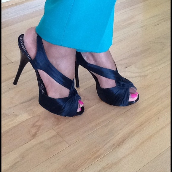 🚫$$BUNDLED$$🚫Betsey Johnson 5" Platform Sandals - Picture 3 of 4