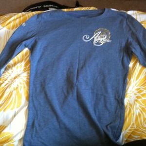AE long sleeves tee