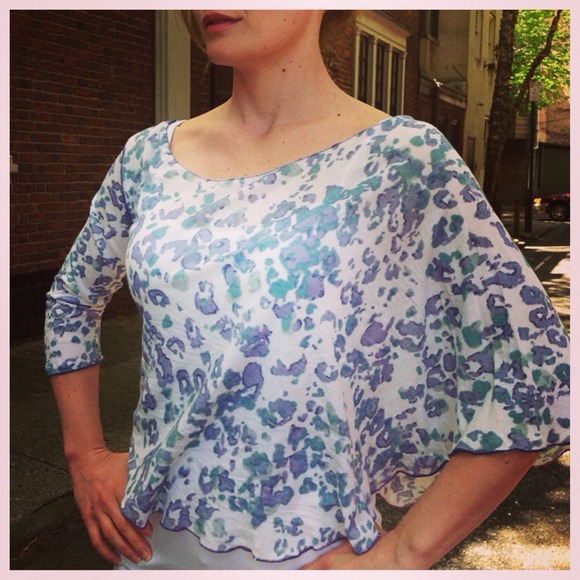 An original DMTdesignz one-armed summertime shawl