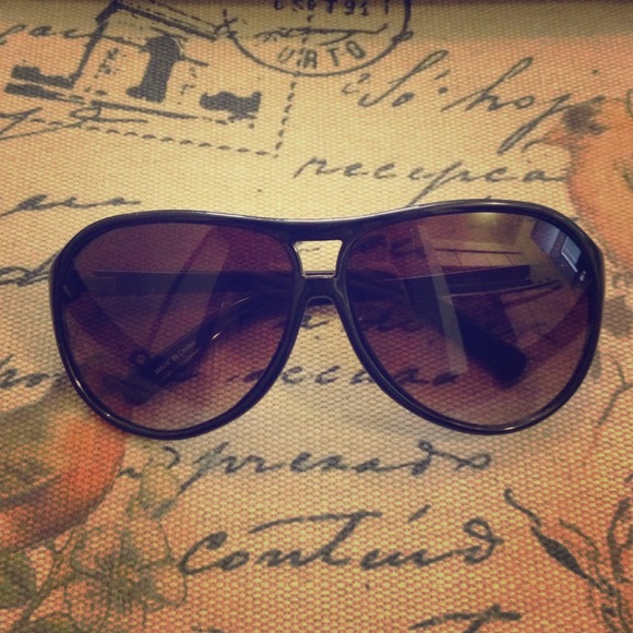 Urban Outfitters aviator sunglasses!