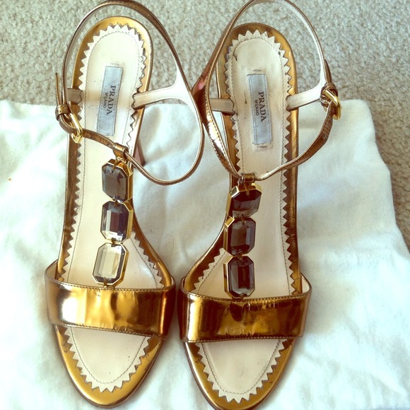 💚SOLD💚Authentic Prada heels