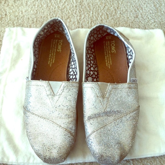 TOMS silver