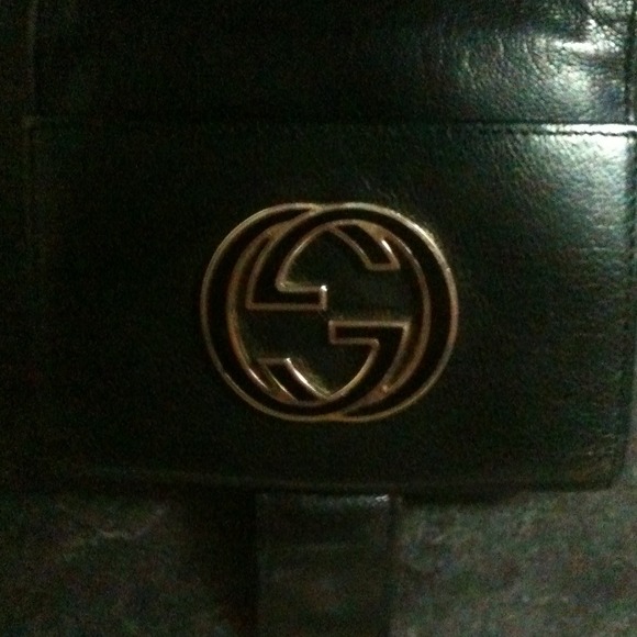 Authentic gucci vintage black wallet!!