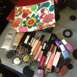 Makeup bundle