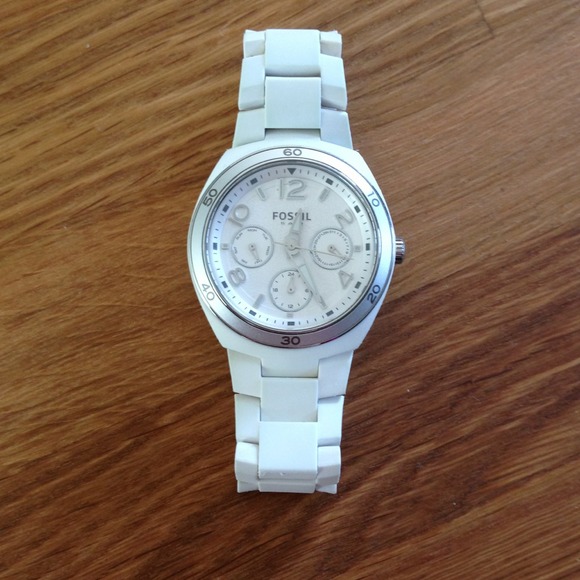 💥SOLD💥 Like new Fossil white watch