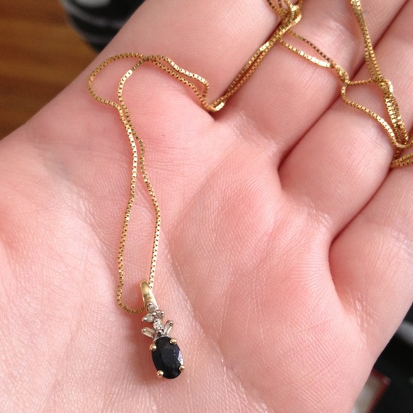 Sapphire and gold necklace