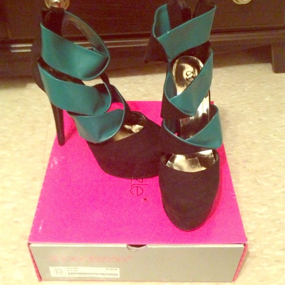 ShoeDazzle Kayne 8.5
